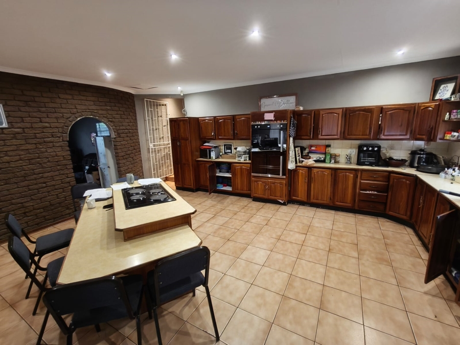 4 Bedroom Property for Sale in Safari Gardens North West